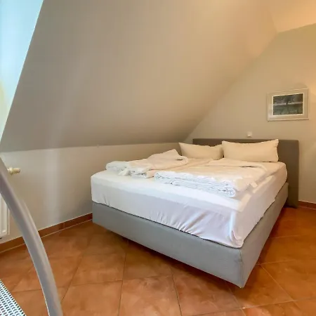 Gruppenhaus Wiesengefluester - Familienfreundlich, Strandnah Und Mit Garten Röbel